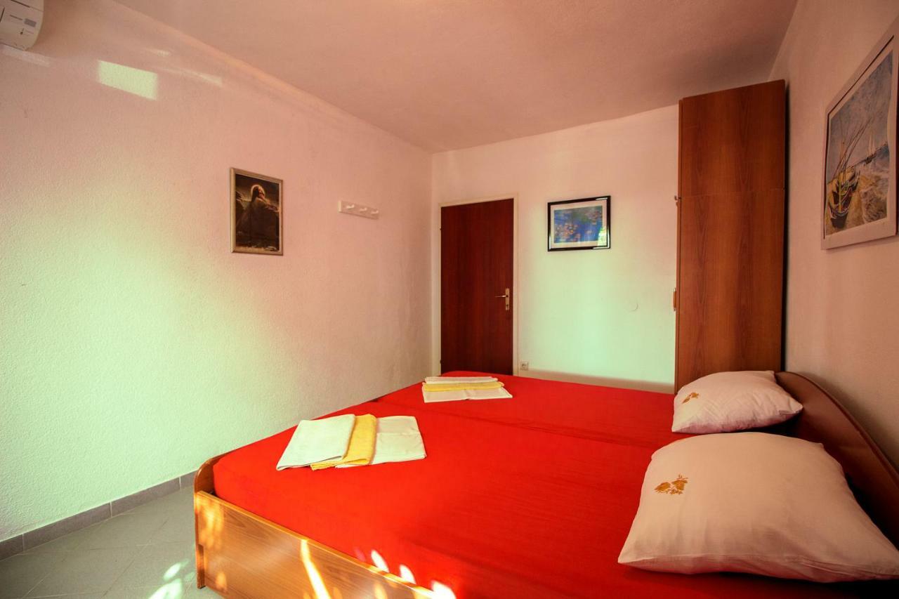 Mrkonjic Branko & Marija Apartmani Omis Exterior photo