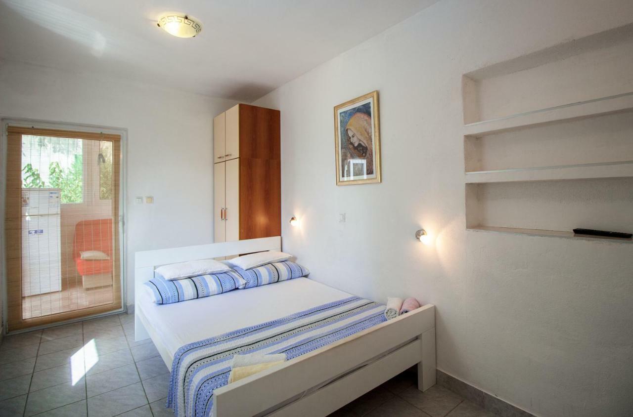 Mrkonjic Branko & Marija Apartmani Omis Exterior photo