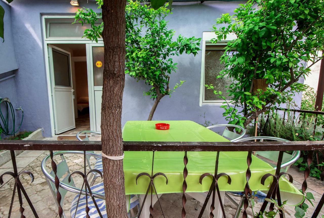 Mrkonjic Branko & Marija Apartmani Omis Exterior photo