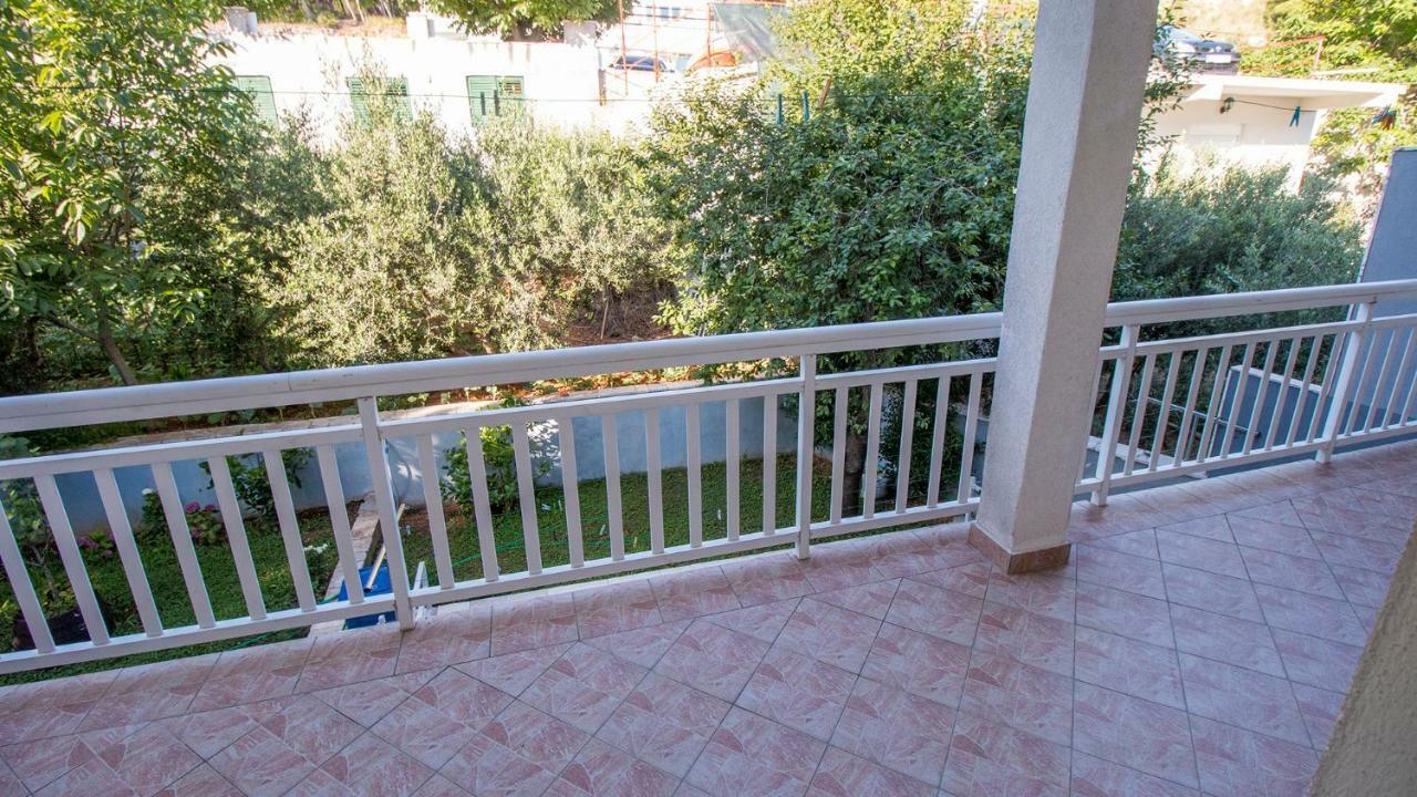 Mrkonjic Branko & Marija Apartmani Omis Exterior photo