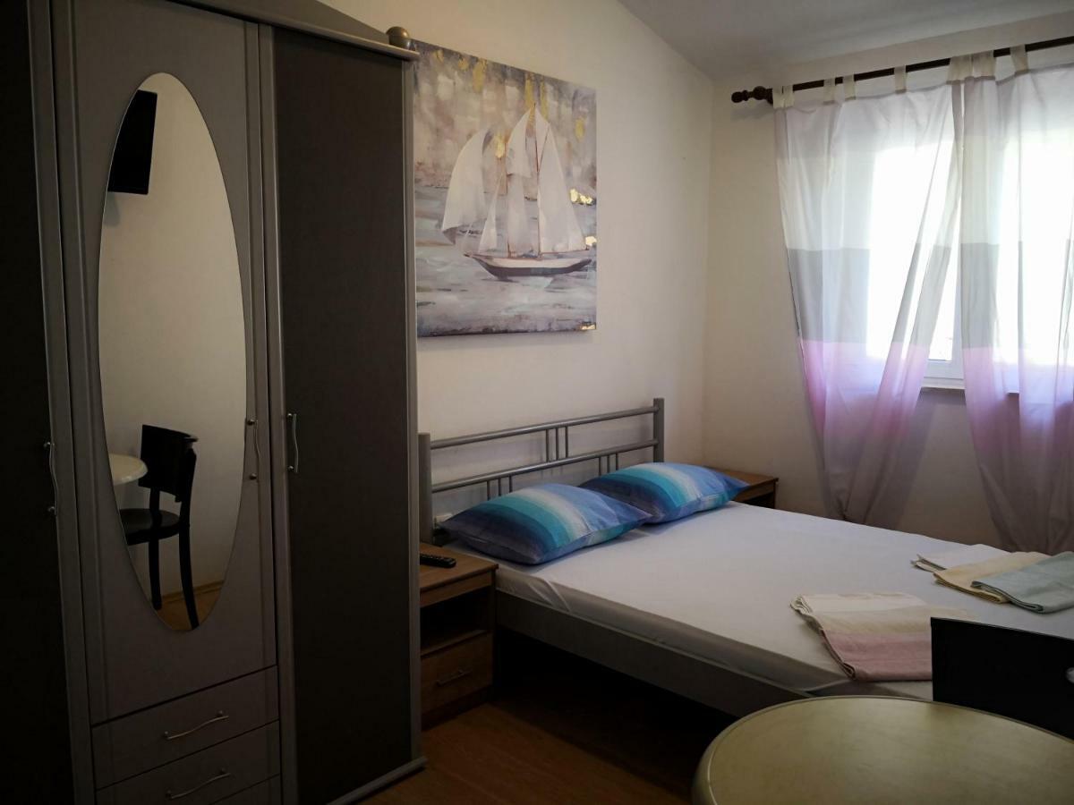Mrkonjic Branko & Marija Apartmani Omis Exterior photo