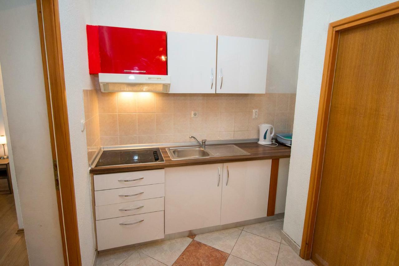 Mrkonjic Branko & Marija Apartmani Omis Exterior photo