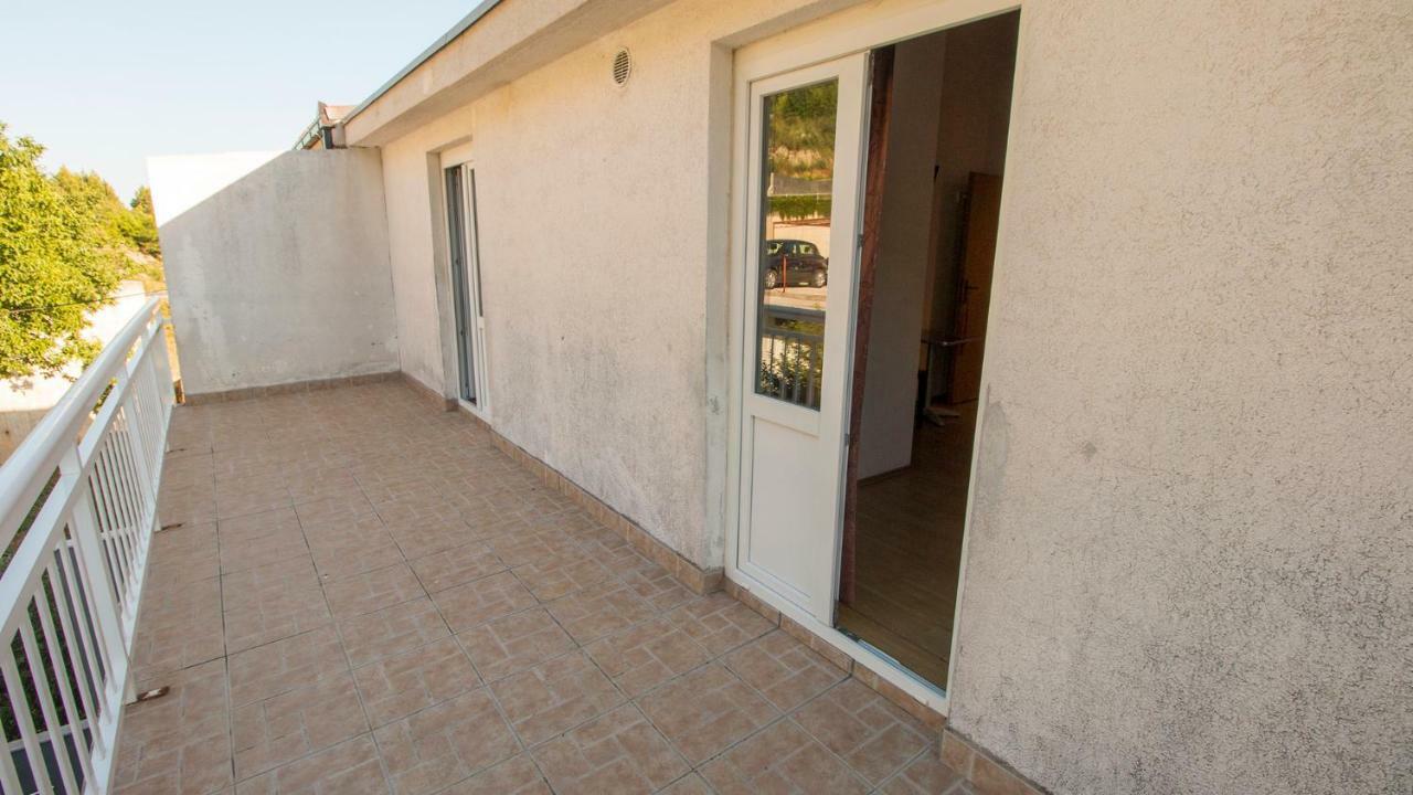 Mrkonjic Branko & Marija Apartmani Omis Exterior photo