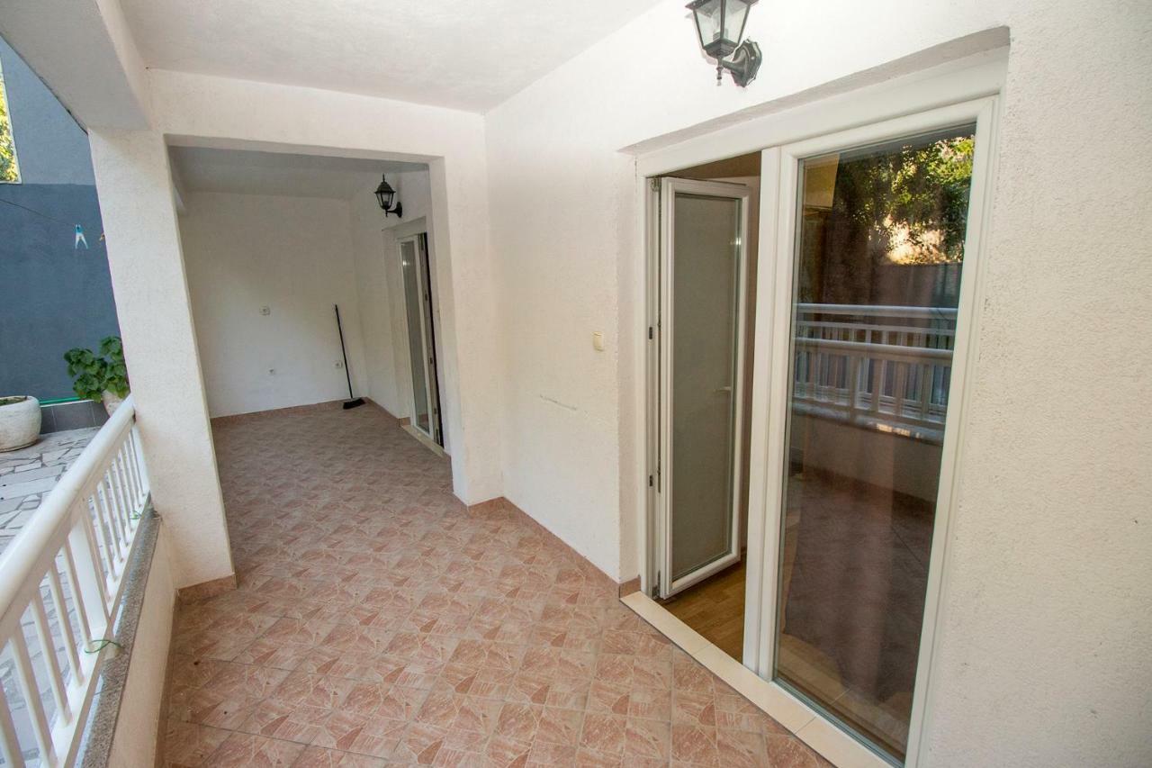 Mrkonjic Branko & Marija Apartmani Omis Exterior photo