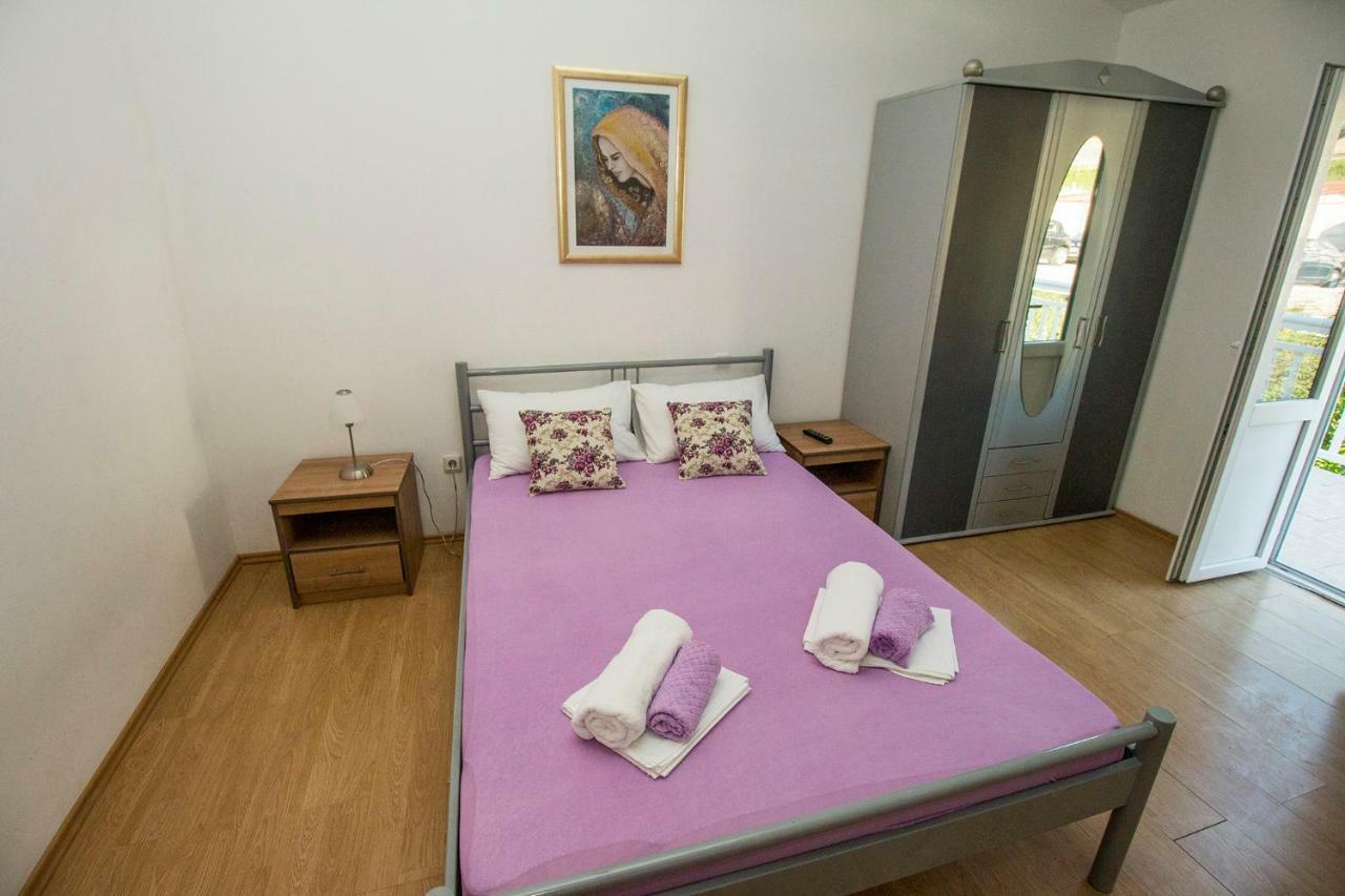 Mrkonjic Branko & Marija Apartmani Omis Exterior photo