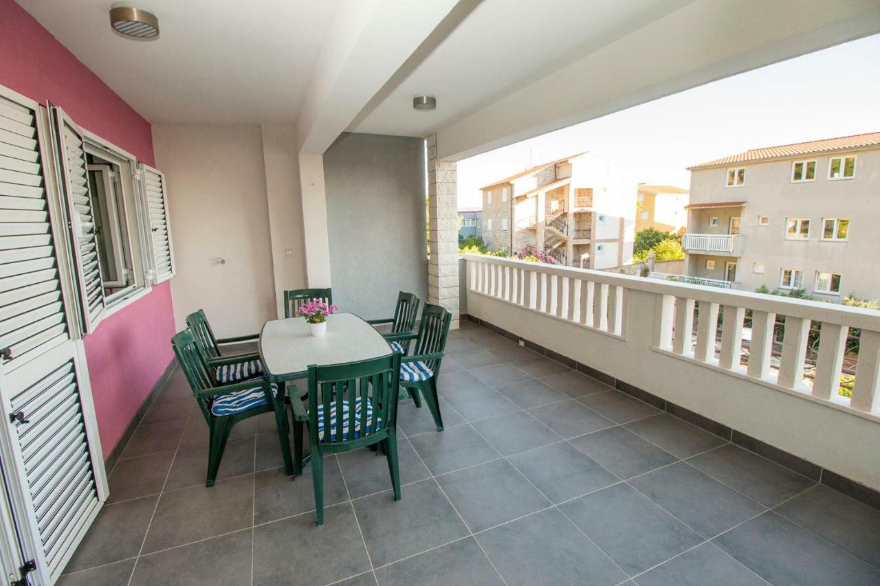 Mrkonjic Branko & Marija Apartmani Omis Exterior photo