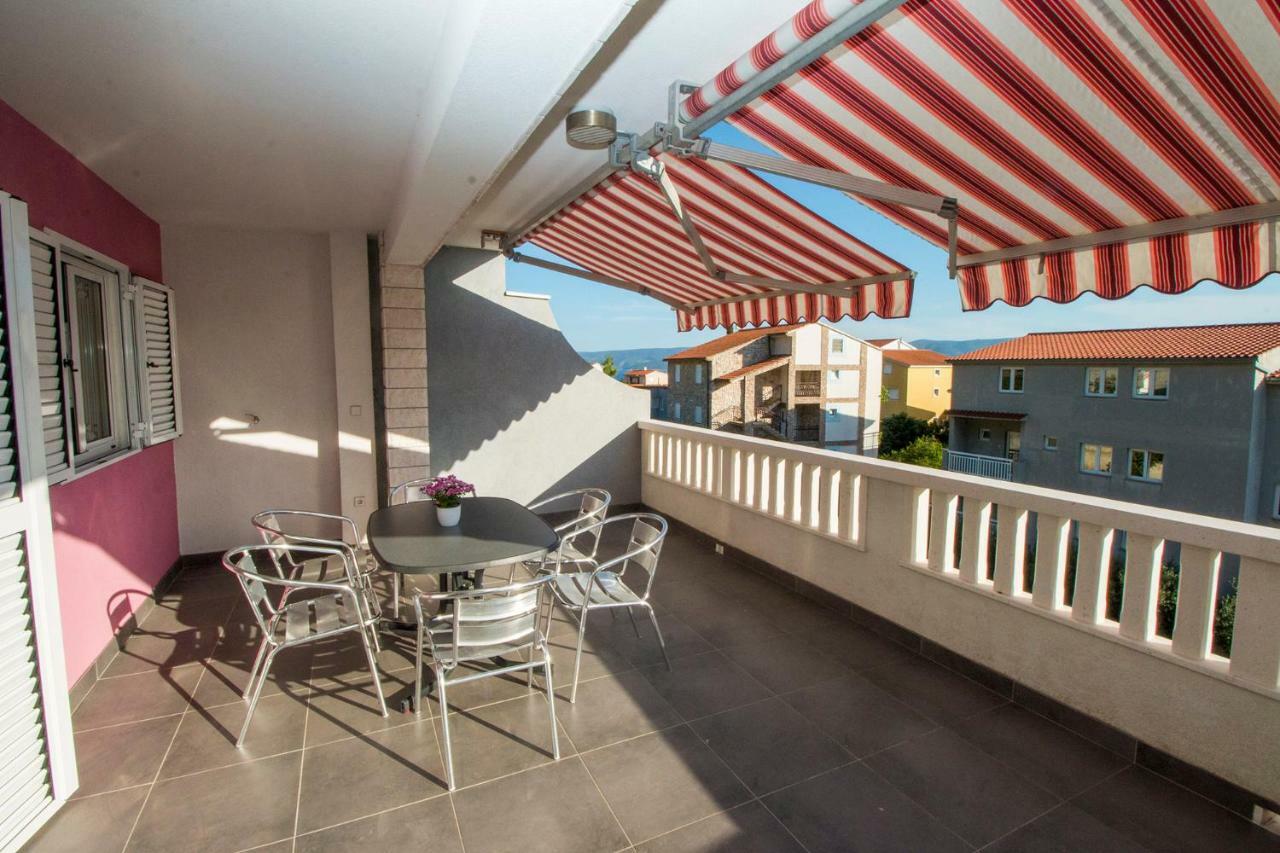 Mrkonjic Branko & Marija Apartmani Omis Exterior photo
